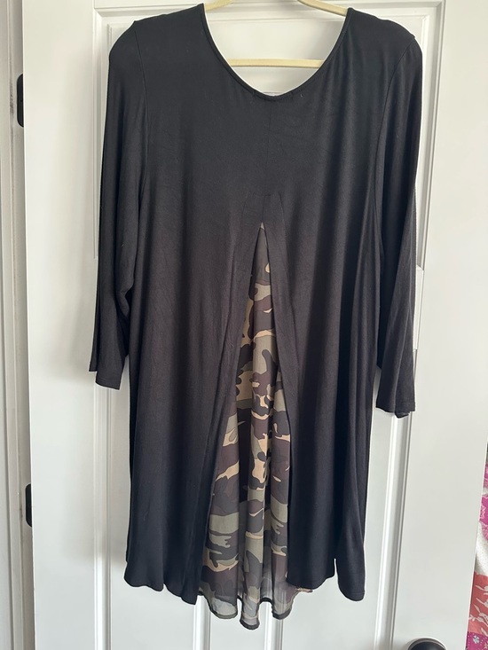 Kim & Cami plus size 3X Black Scoop Neck Tunic. - Picture 4 of 10